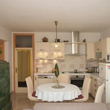 Orsula Apartment