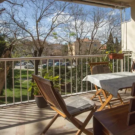 Orsula Apartment