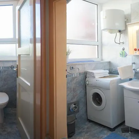 Orsula Apartment