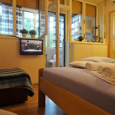 Orsula Apartment