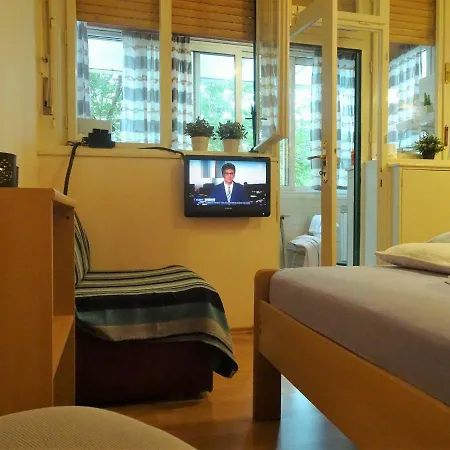 Orsula Appartement *